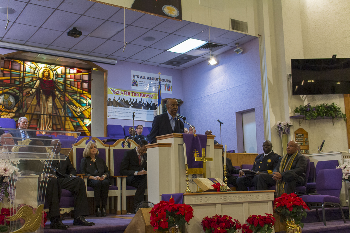 Photo from the December 31, 2018 candlelight service commemorating those who lost their lives to violence in 2018, held at Williams Temple COGIC in St. Louis.
