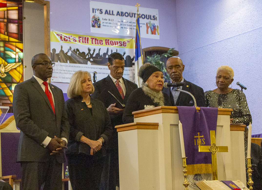 Photo from the December 31, 2018 candlelight service commemorating those who lost their lives to violence in 2018, held at Williams Temple COGIC in St. Louis.