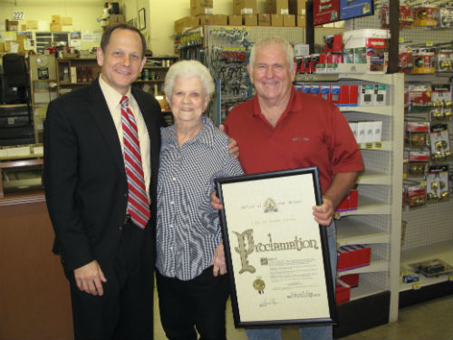 Mayor Francis Slay with Helen Beczkala, owner of Al's Cafe, and her son Al, who runs the business.