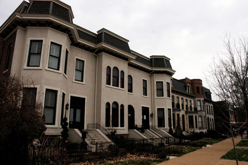 Apartment building in Lafayette Square