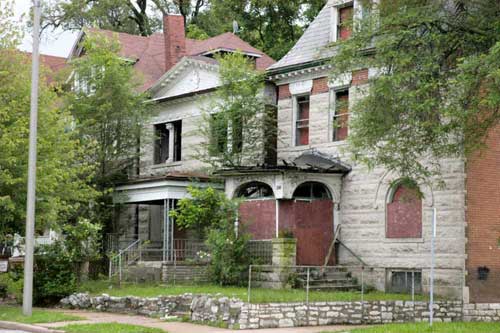 Homes-in-various-shape---Academy-neighborhood